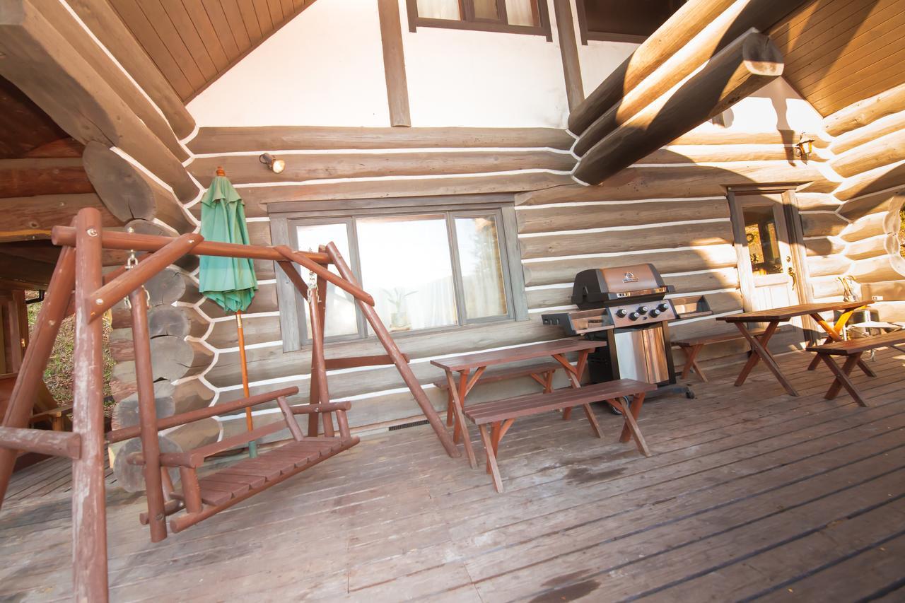 Yufuin Log House No Yado Tom Sawyer Hotel Exterior photo
